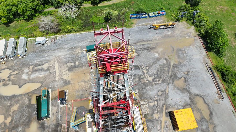 Torre de perforación vista desde una aeronave no tripulada